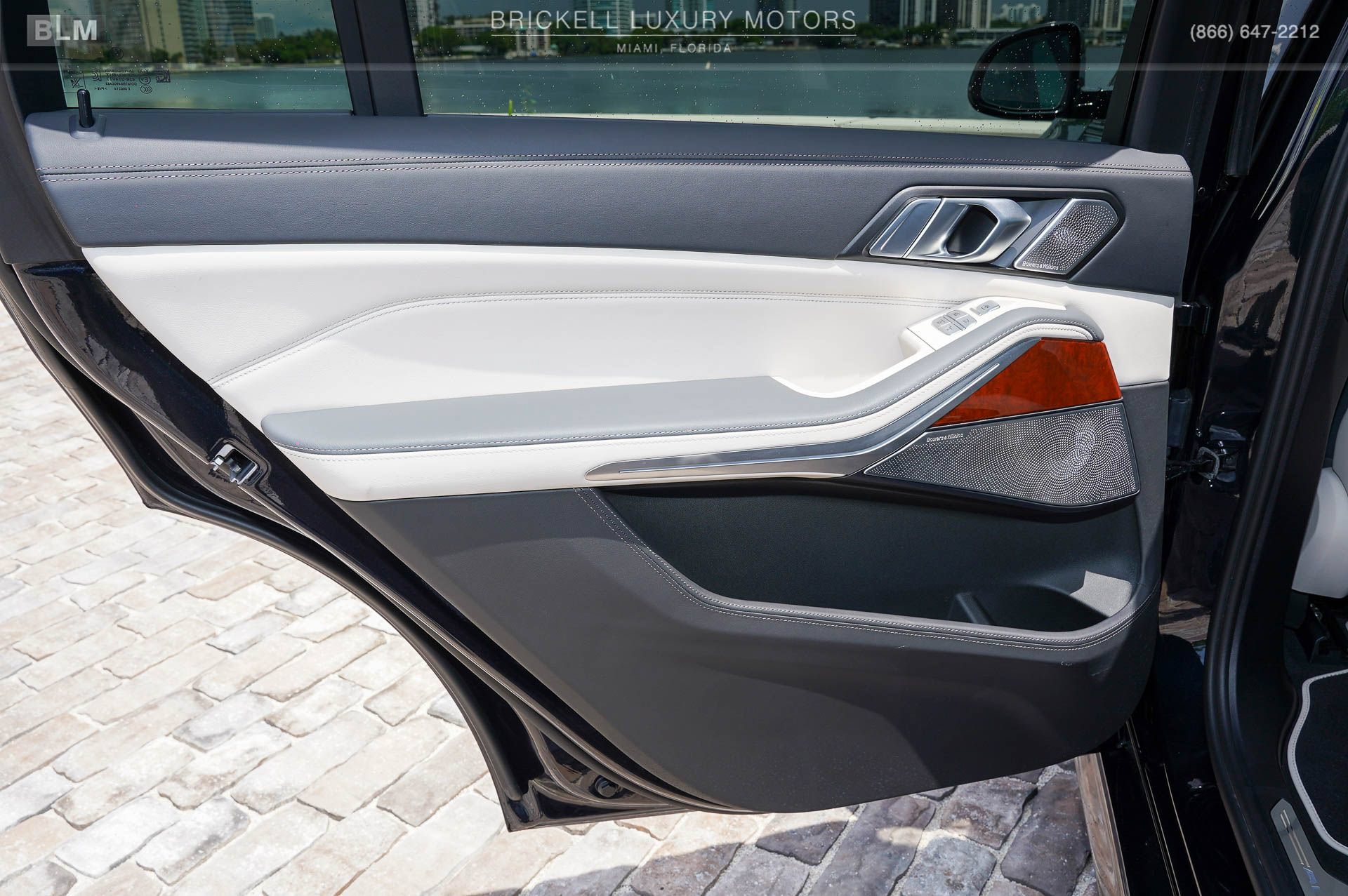 Used 2024 BMW ALPINA XB7 AWD/4WD image 16