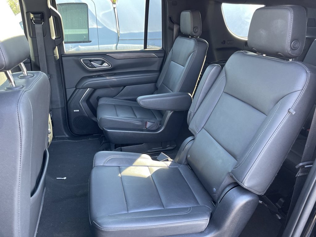 Used 2023 Chevrolet Suburban Z71 w/ Luxury Package AWD/4WD image 11