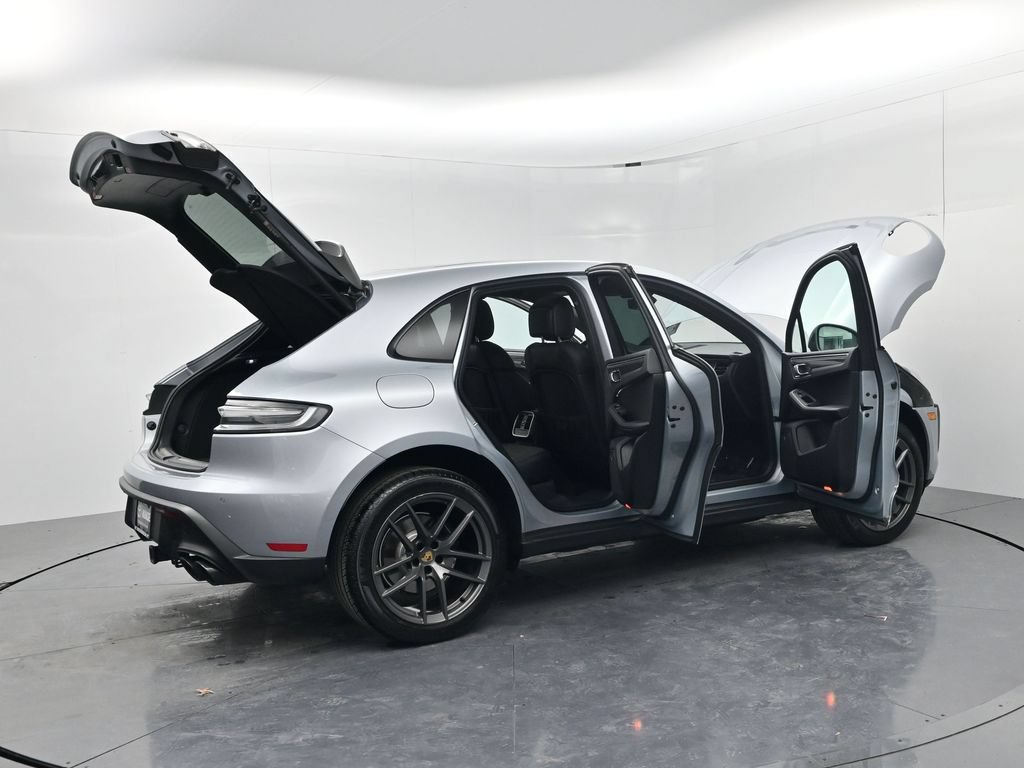 Used 2024 Porsche Macan Turbo AWD/4WD image 75
