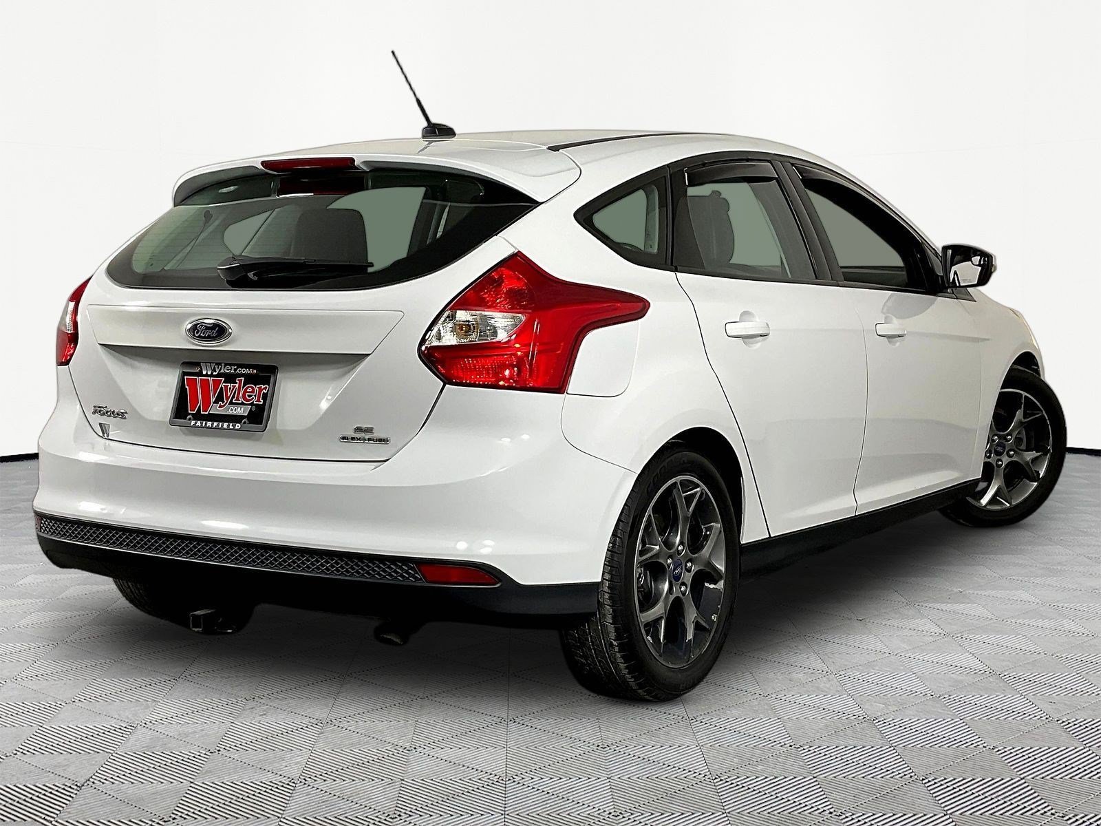 Used 2014 Ford Focus SE w/ Equipment Group 201A FWD image 6