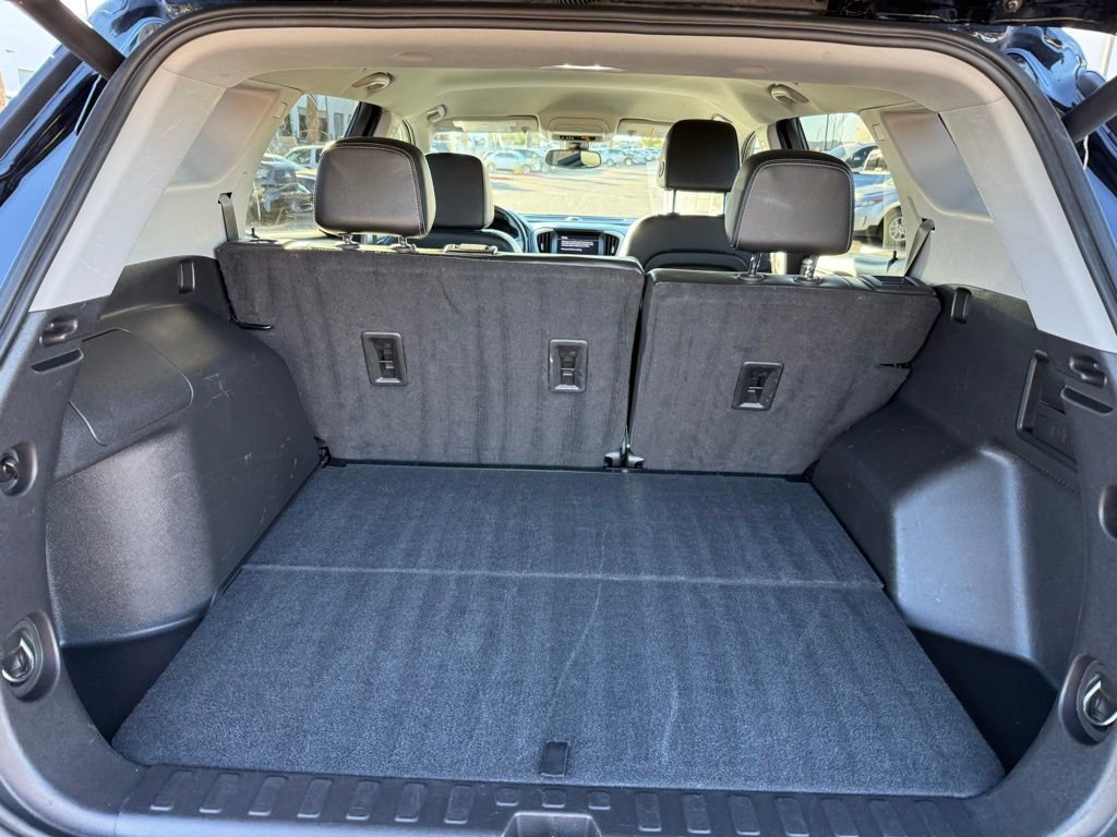 Used 2024 GMC Terrain SLT image 20