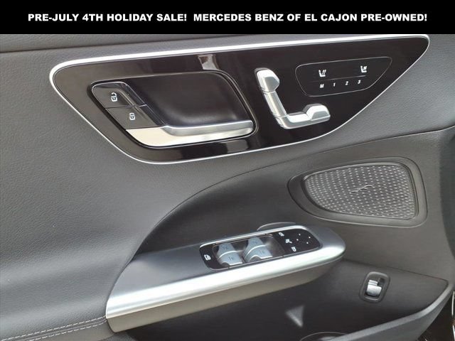 Used 2025 Mercedes-Benz C 300 4MATIC Sedan image 15