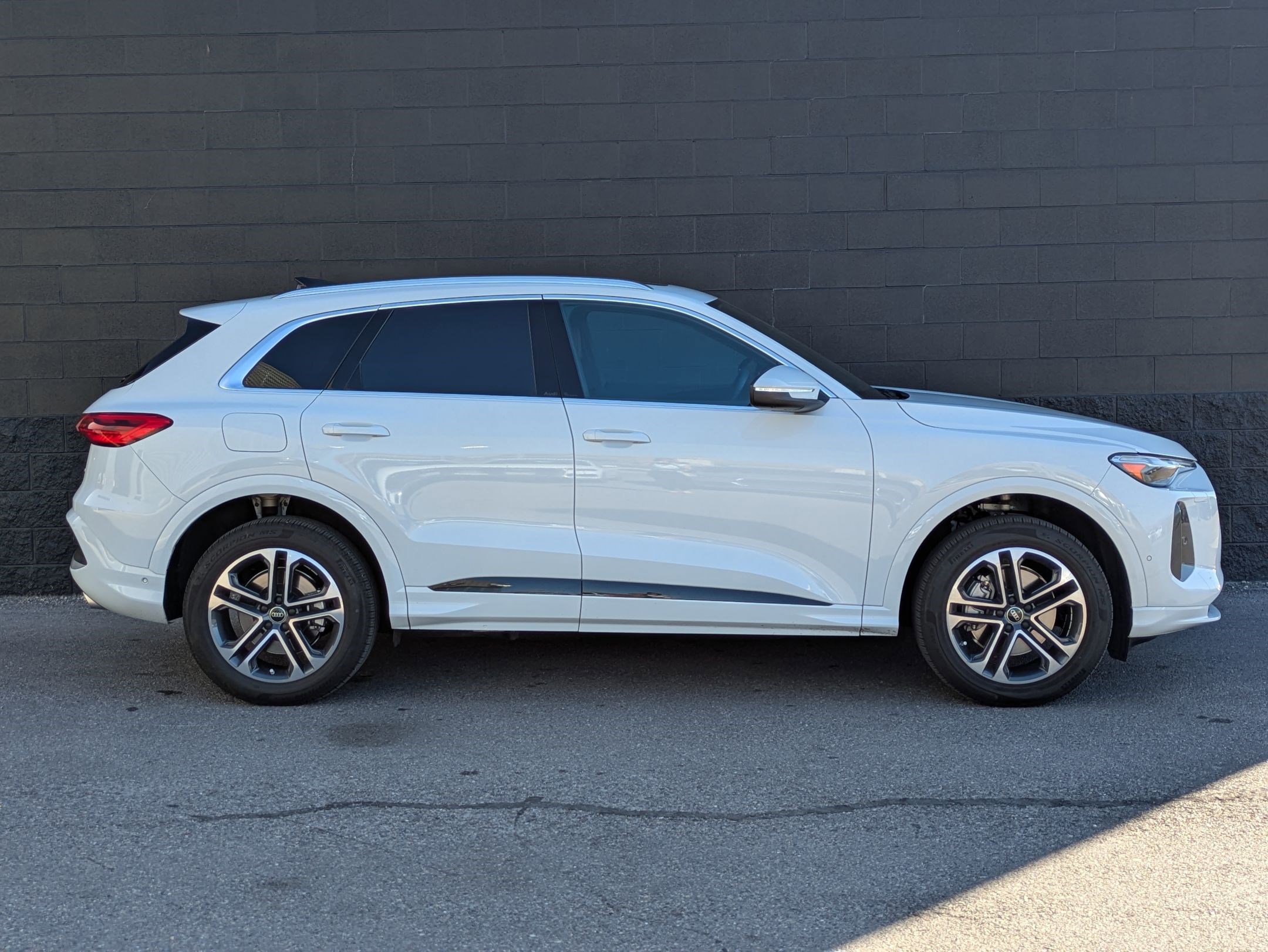 Certified 2025 Audi Q5 Premium Plus w/ Premium Plus image 5