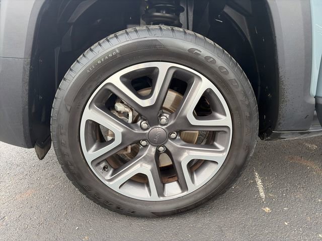 Used 2018 Jeep Renegade Latitude w/ Popular Equipment Group image 26