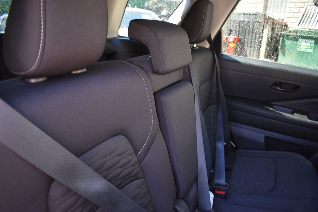 Used 2025 Nissan Pathfinder SV FWD image 29