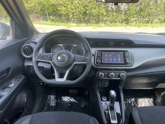 Used 2020 Nissan Kicks S image 12