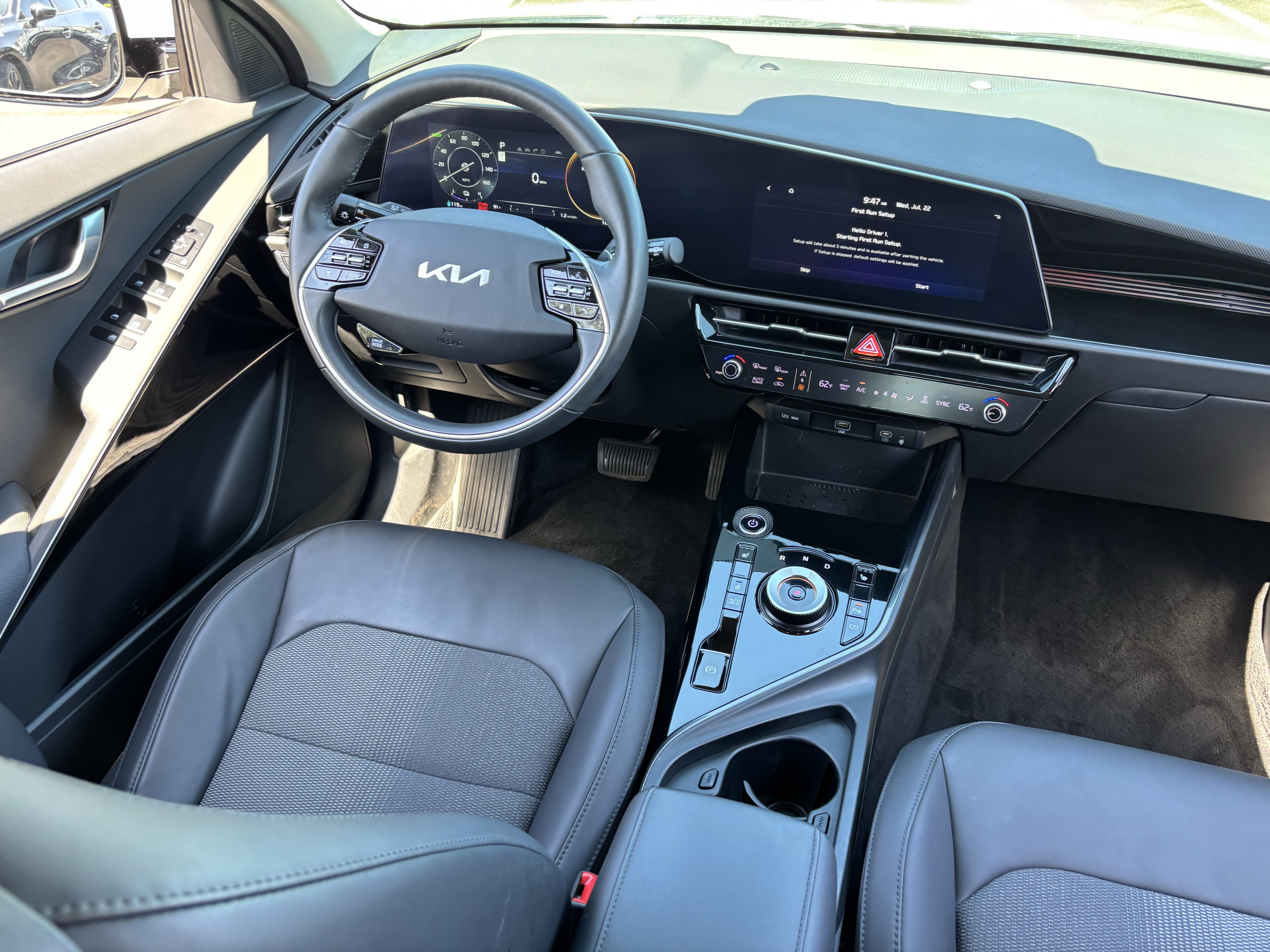 Certified 2023 Kia Niro Wind w/ Wind Preserve Package FWD image 12