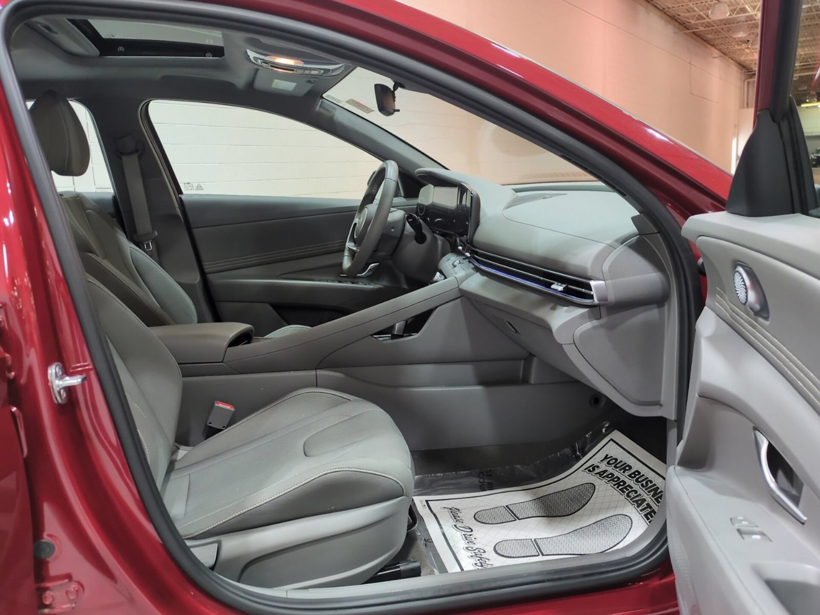 Certified 2024 Hyundai Elantra SEL w/ Convenience Package FWD image 9