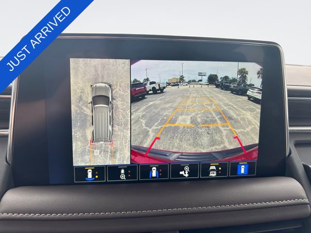 Used 2022 Chevrolet Tahoe Z71 w/ Luxury Package AWD/4WD image 17