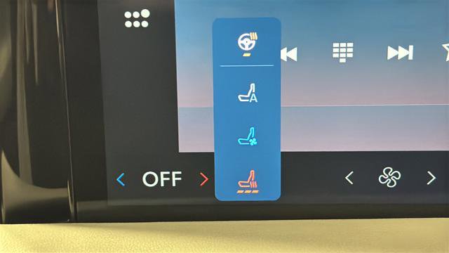 Used 2025 Lincoln Aviator AWD image 21