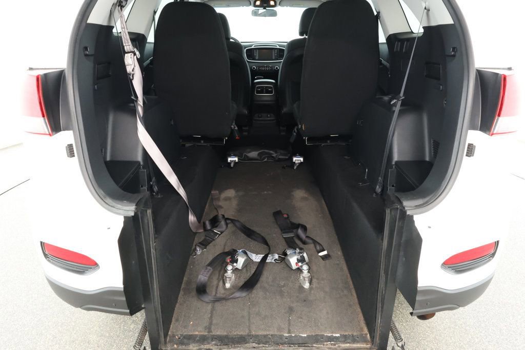 Used 2020 Kia Sorento LX image 25