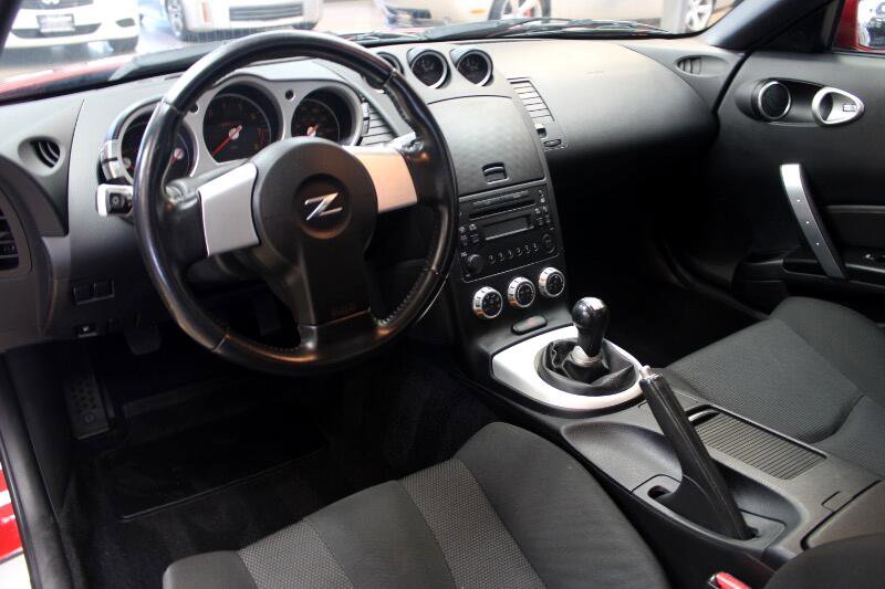 Used 2006 Nissan 350Z Base w/ (N93) Cargo Convenience Pkg image 8