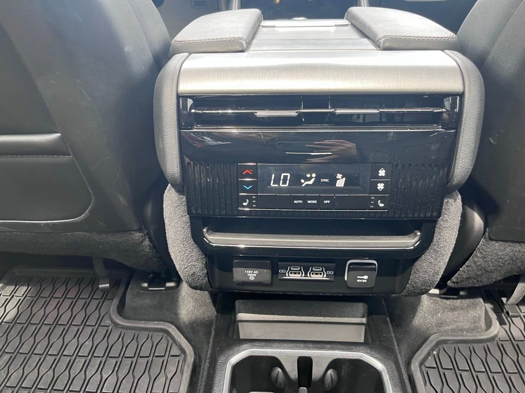 Used 2025 Jeep Wagoneer Series II w/ Convenience Group I AWD/4WD image 19