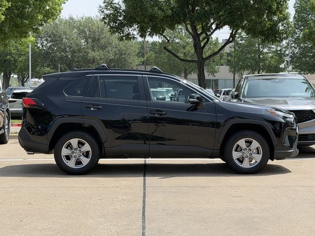 Certified 2022 Toyota RAV4 XLE w/ Convenience Package FWD image 3