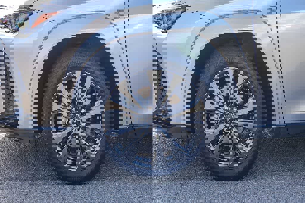 Used 2024 Lexus UX 250h F Sport image 10