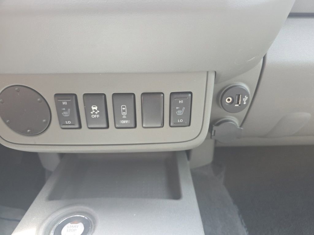 Used 2020 Nissan Frontier SV w/ Midnight Edition Floor Mats RWD image 28