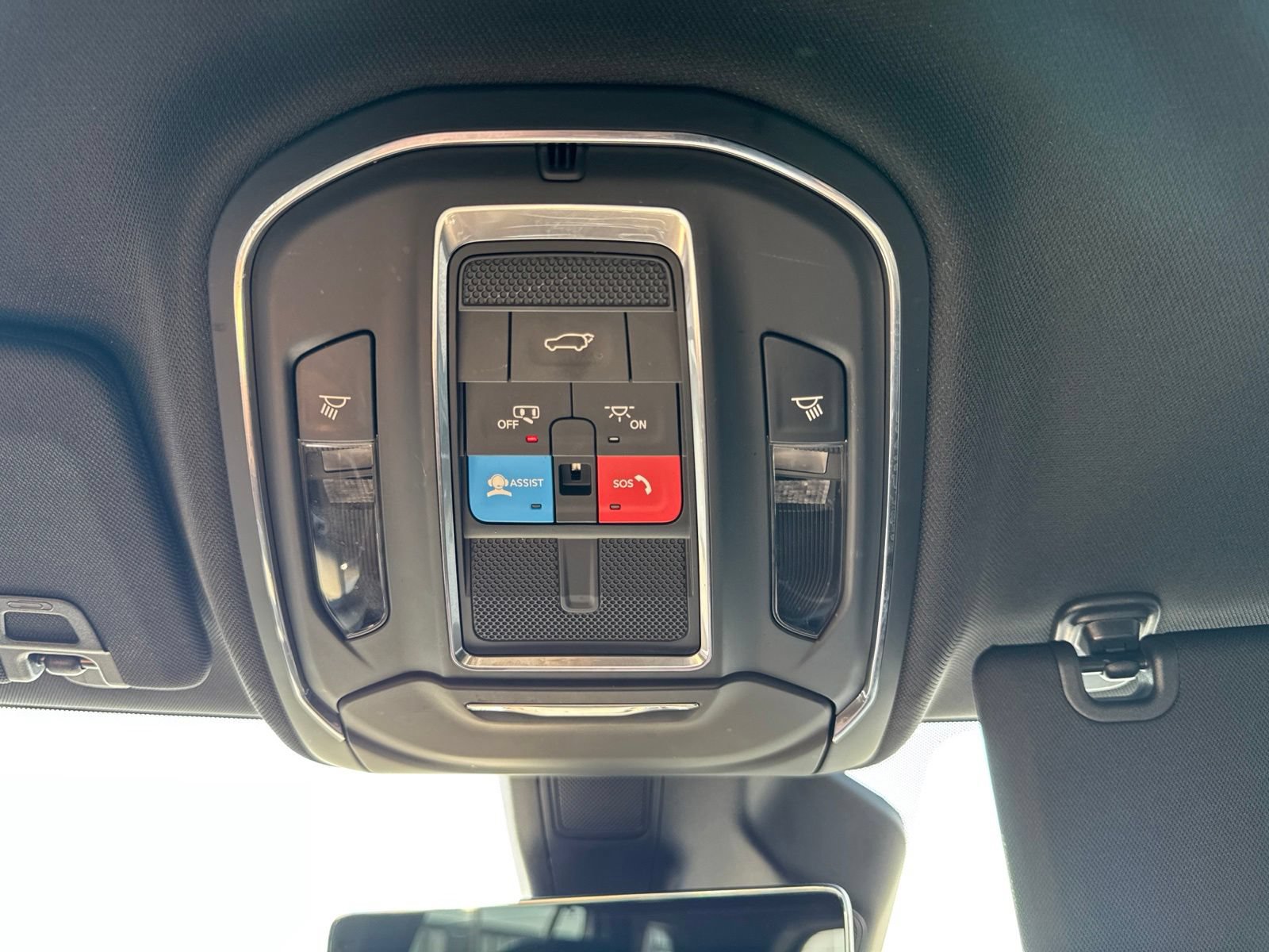 Used 2023 Jeep Grand Cherokee Trailhawk w/ Advanced Protech Group II AWD/4WD image 22