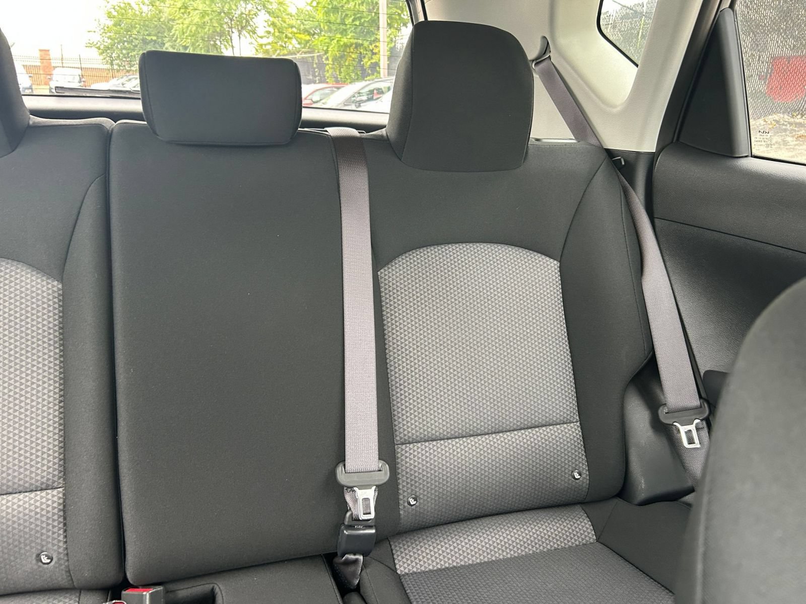 Used 2025 Kia Soul LX w/ LX Technology Package FWD image 32