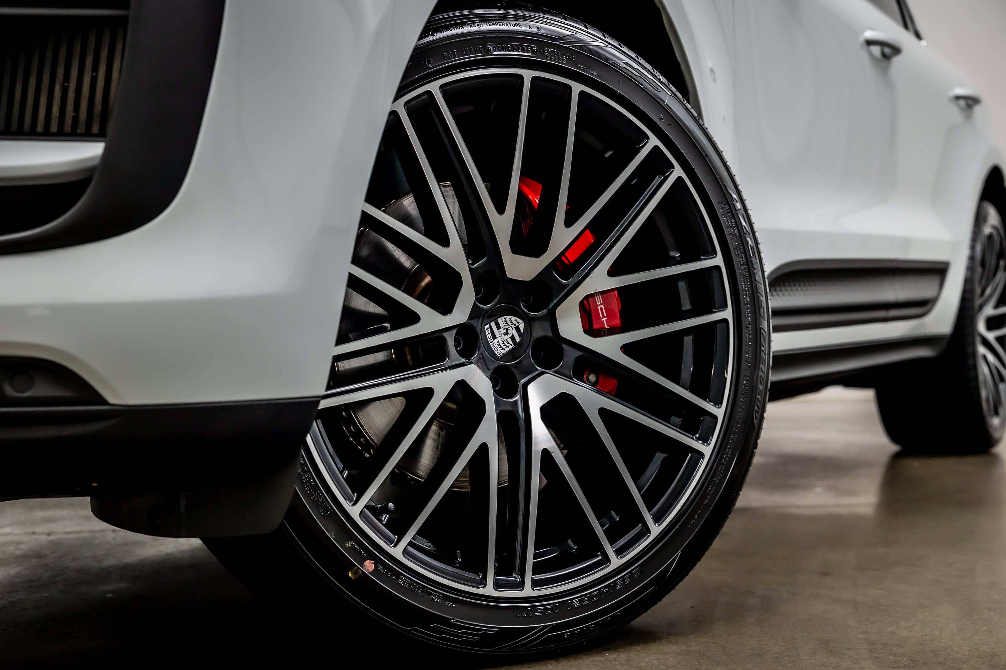 Used 2022 Porsche Macan S AWD/4WD image 23