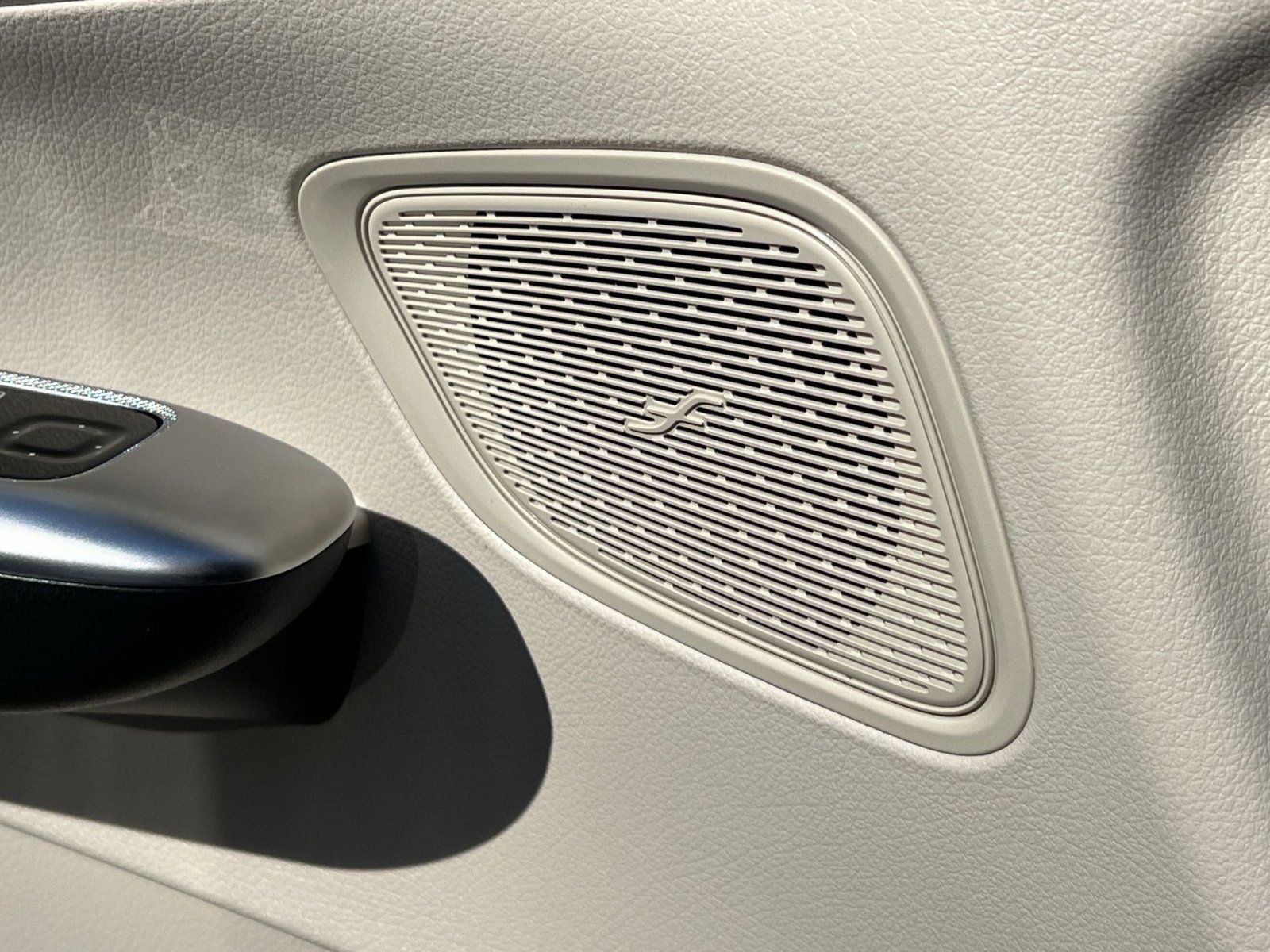 New 2026 Mercedes-Benz GLC 300 4MATIC image 34