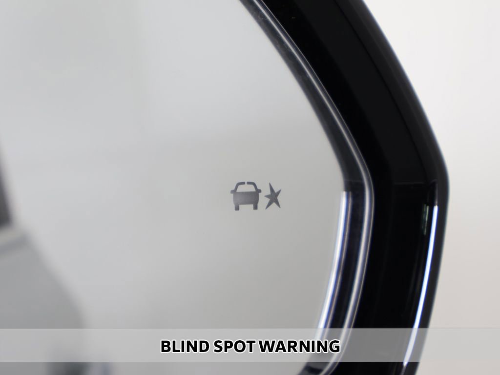 Used 2023 Cadillac XT4 Luxury w/ Cold Weather Package image 4