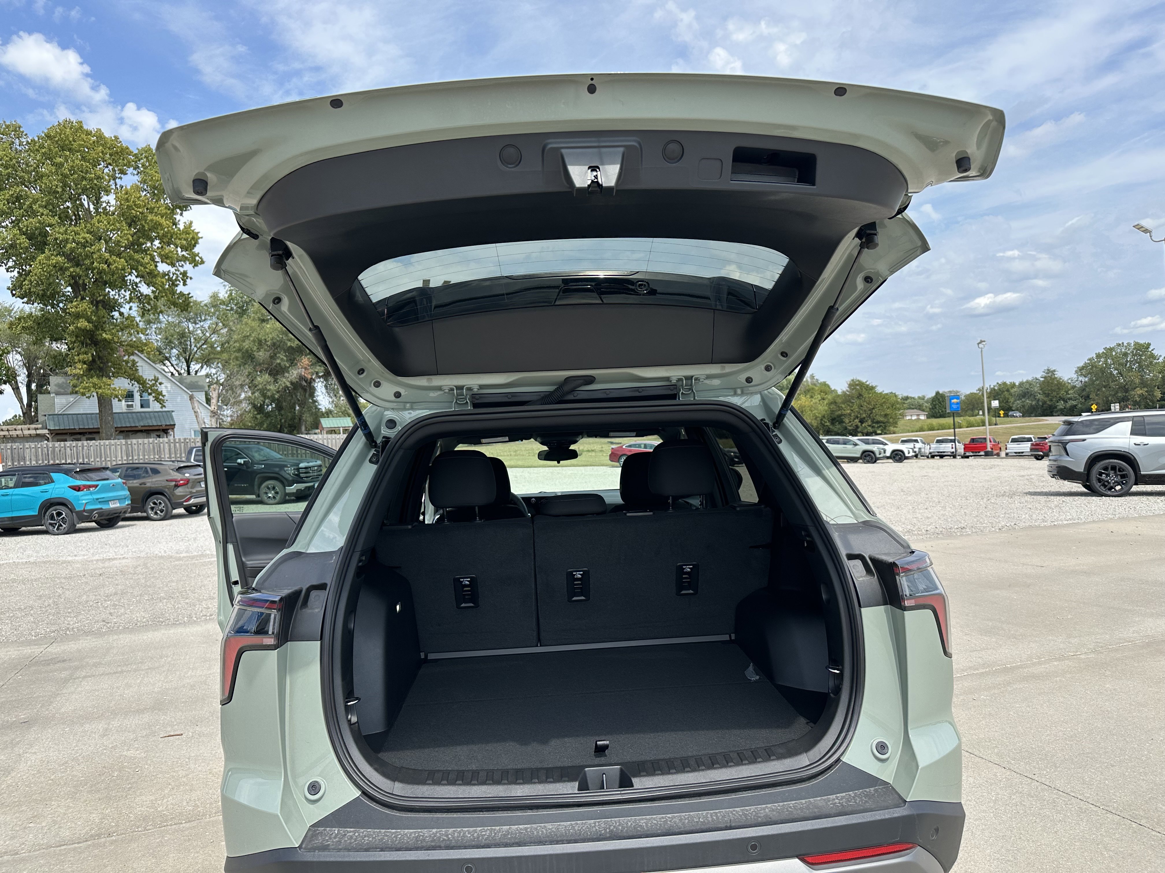 New 2026 Chevrolet Equinox LT w/ Midnight Edition image 24