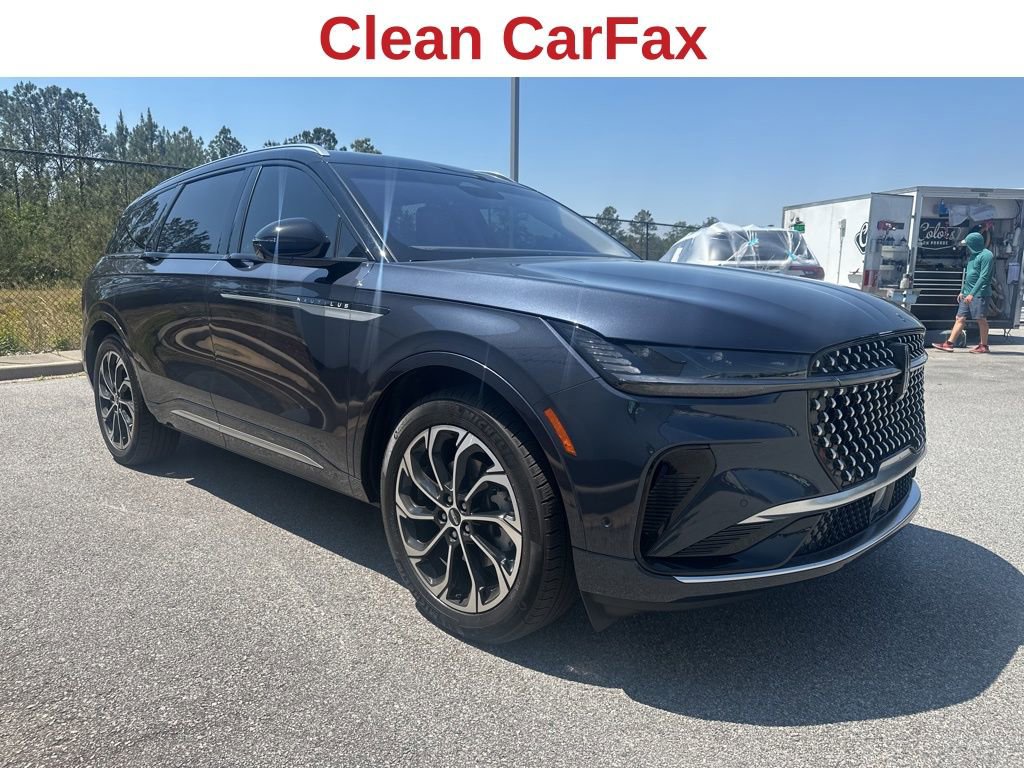 Used 2024 Lincoln Nautilus Reserve w/ Equipment Group 203A AWD/4WD image 3