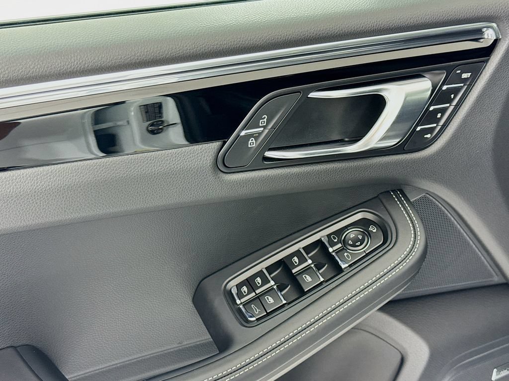 New 2026 Porsche Macan S AWD/4WD image 11