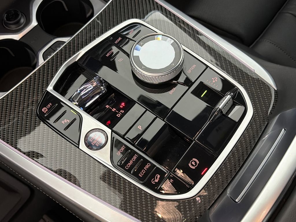Used 2024 BMW X7 M60i w/ Executive Package image 41