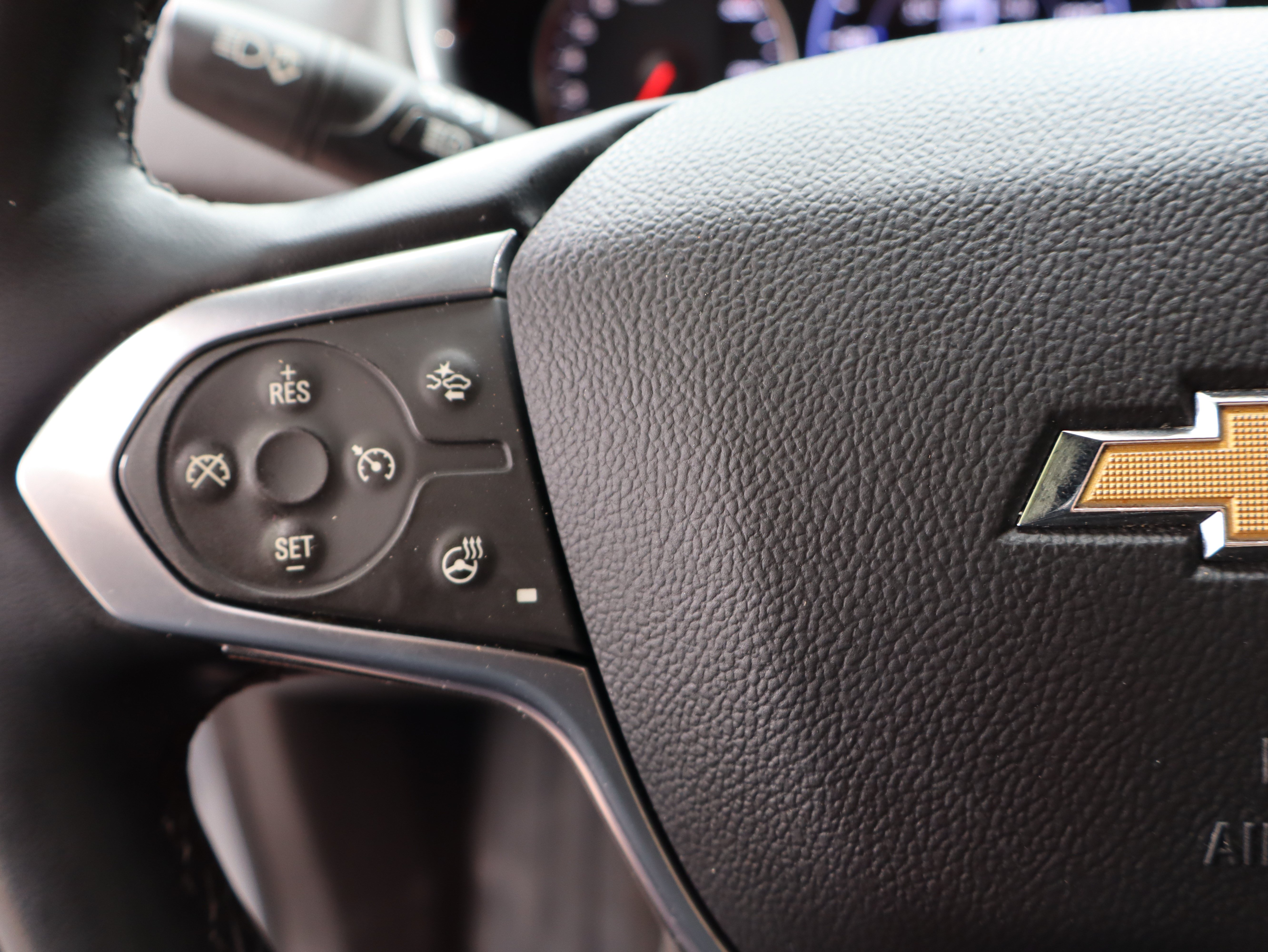 Used 2023 Chevrolet Traverse Premier FWD image 27
