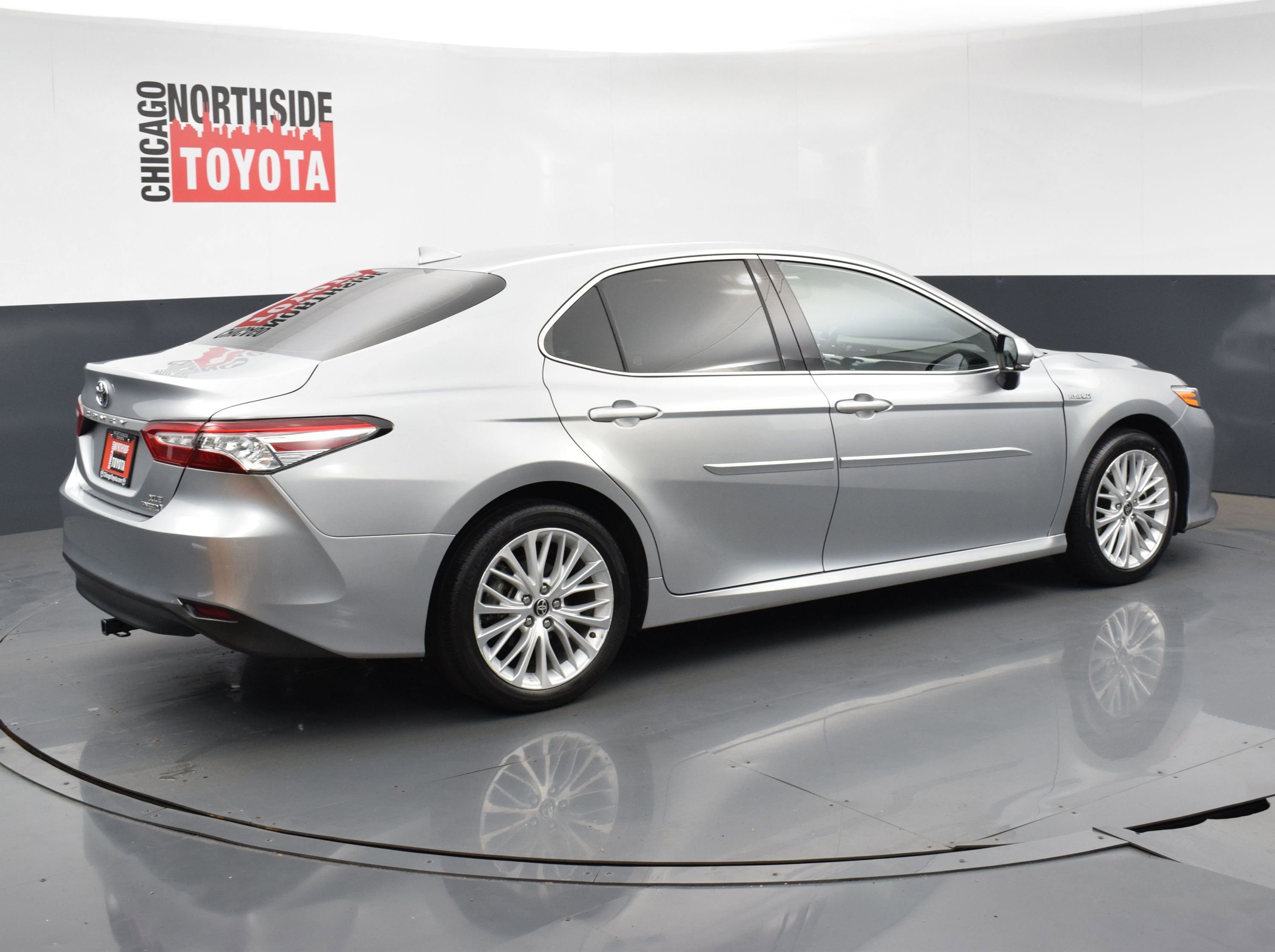Used 2020 Toyota Camry XLE image 4