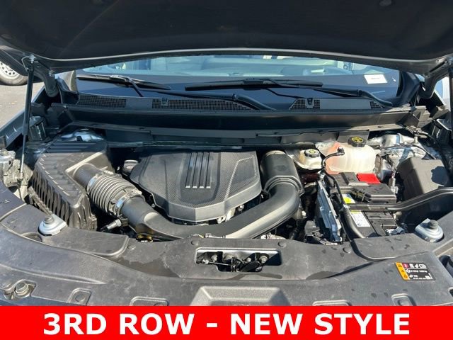 Certified 2025 Chevrolet Traverse LT FWD image 11