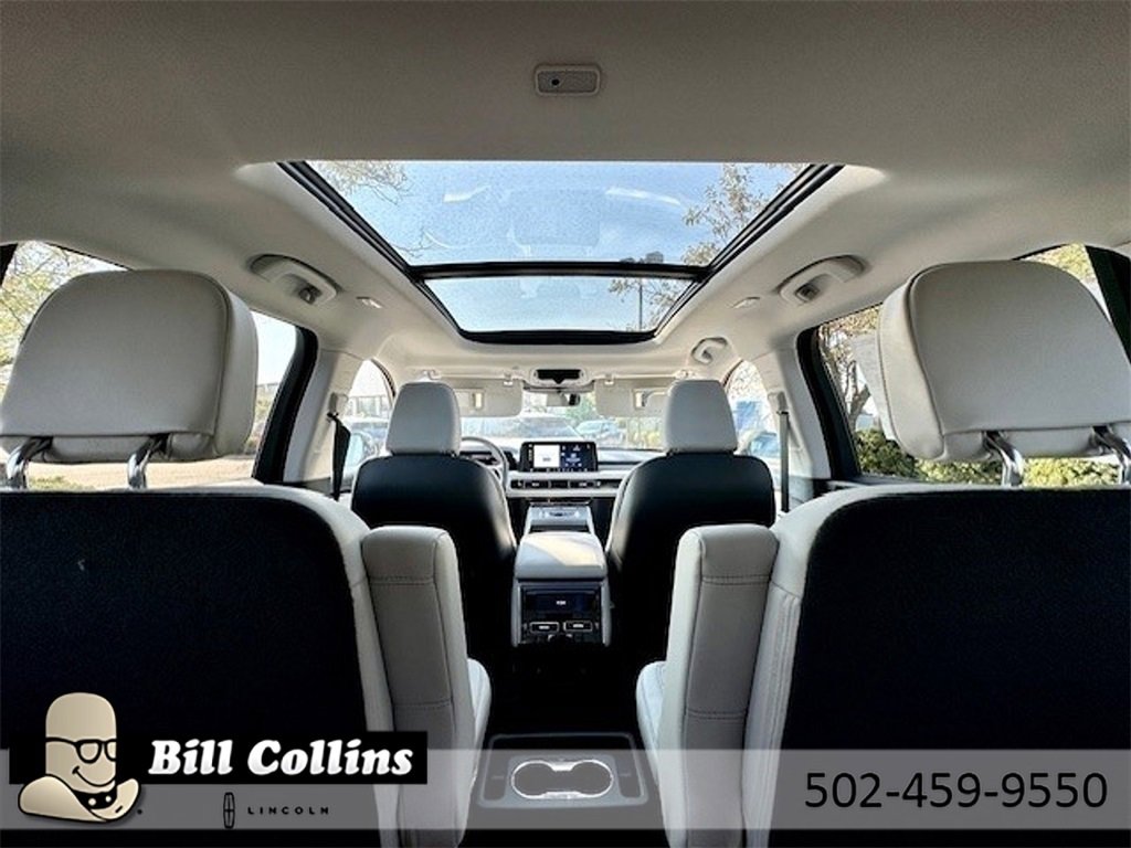 New 2025 Lincoln Aviator AWD w/ Jet Appearance Package image 22