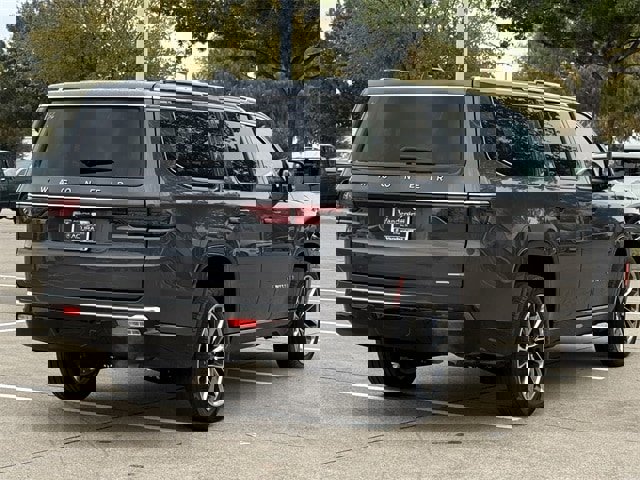 Used 2024 Jeep Wagoneer L Series III w/ Premium Group I image 4