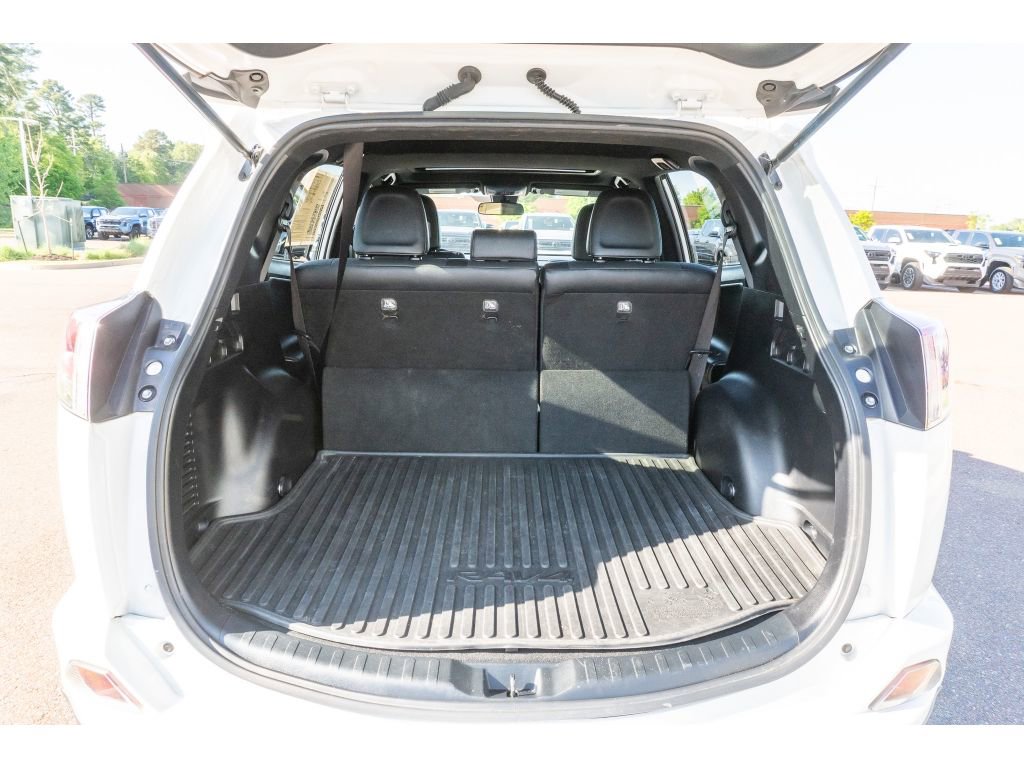 Used 2018 Toyota RAV4 SE w/ All Weather Liner Package image 16