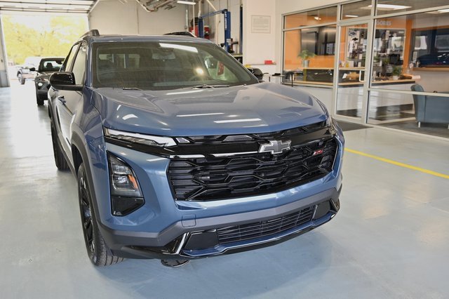 New 2026 Chevrolet Equinox RS w/ LPO, Floor Liner Package image 3