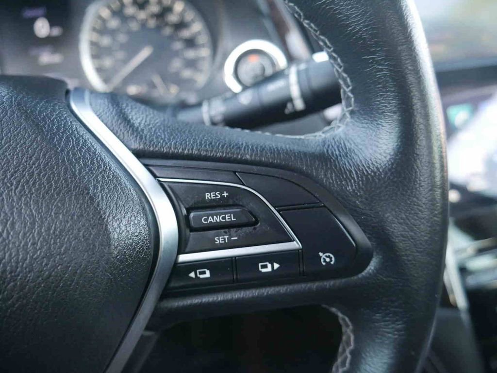 Used 2018 INFINITI Q50 Luxe w/ Cargo Package (L95) image 32