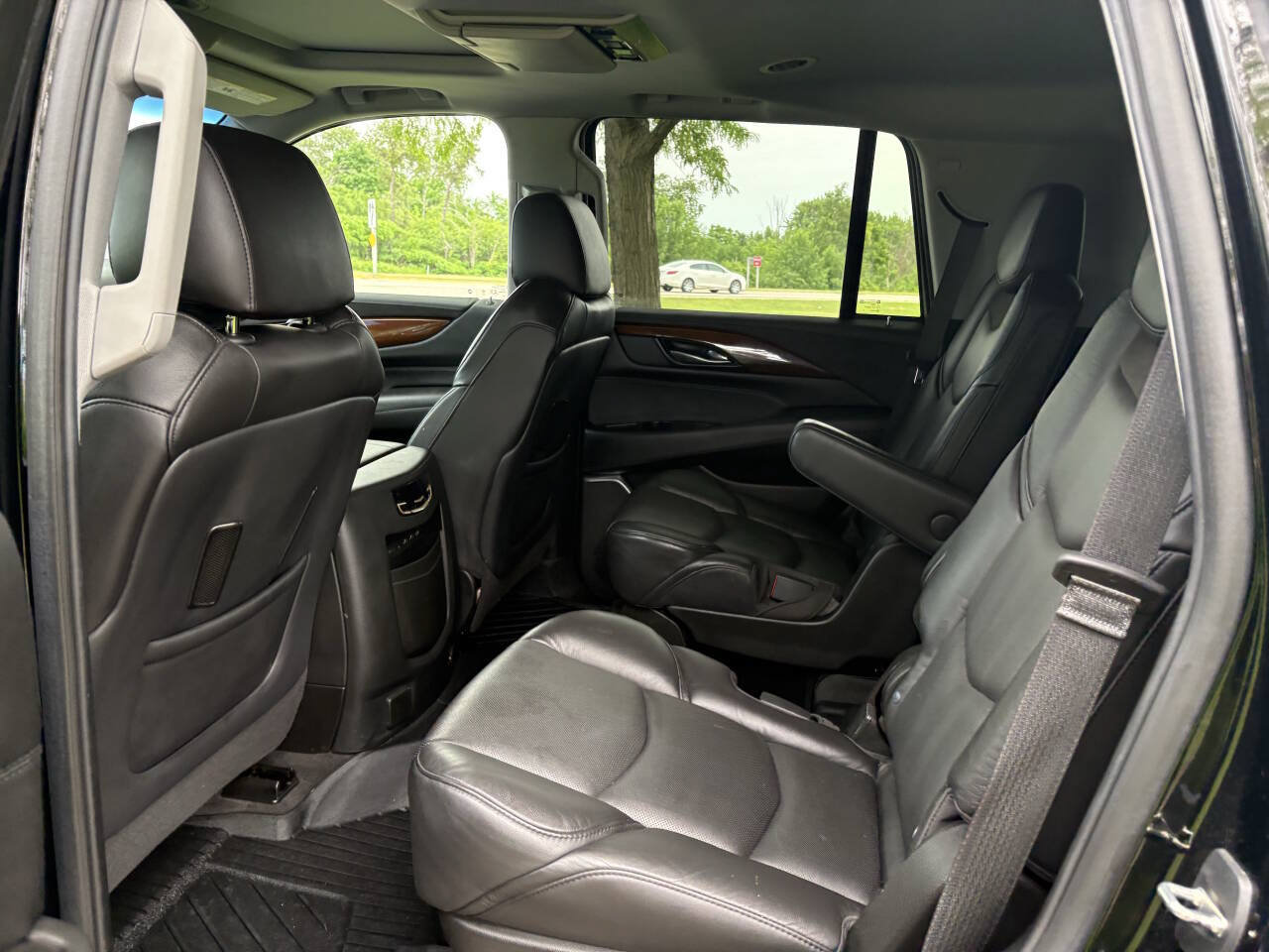 Used 2020 Cadillac Escalade Premium Luxury AWD/4WD image 28