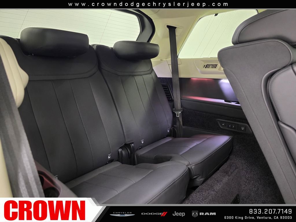 Used 2023 Land Rover Range Rover Long Wheelbase SE AWD/4WD image 15