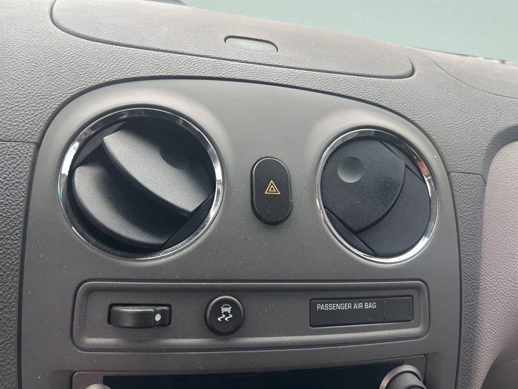 Used 2010 Chevrolet HHR LT image 22