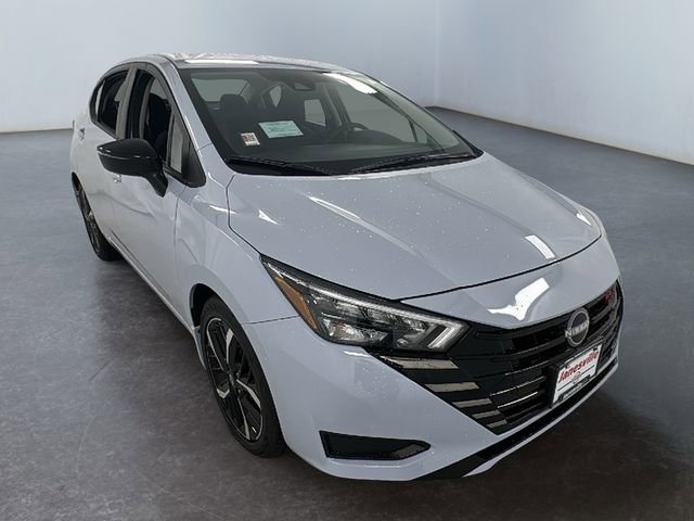 New 2025 Nissan Versa SR w/ Trunk Package