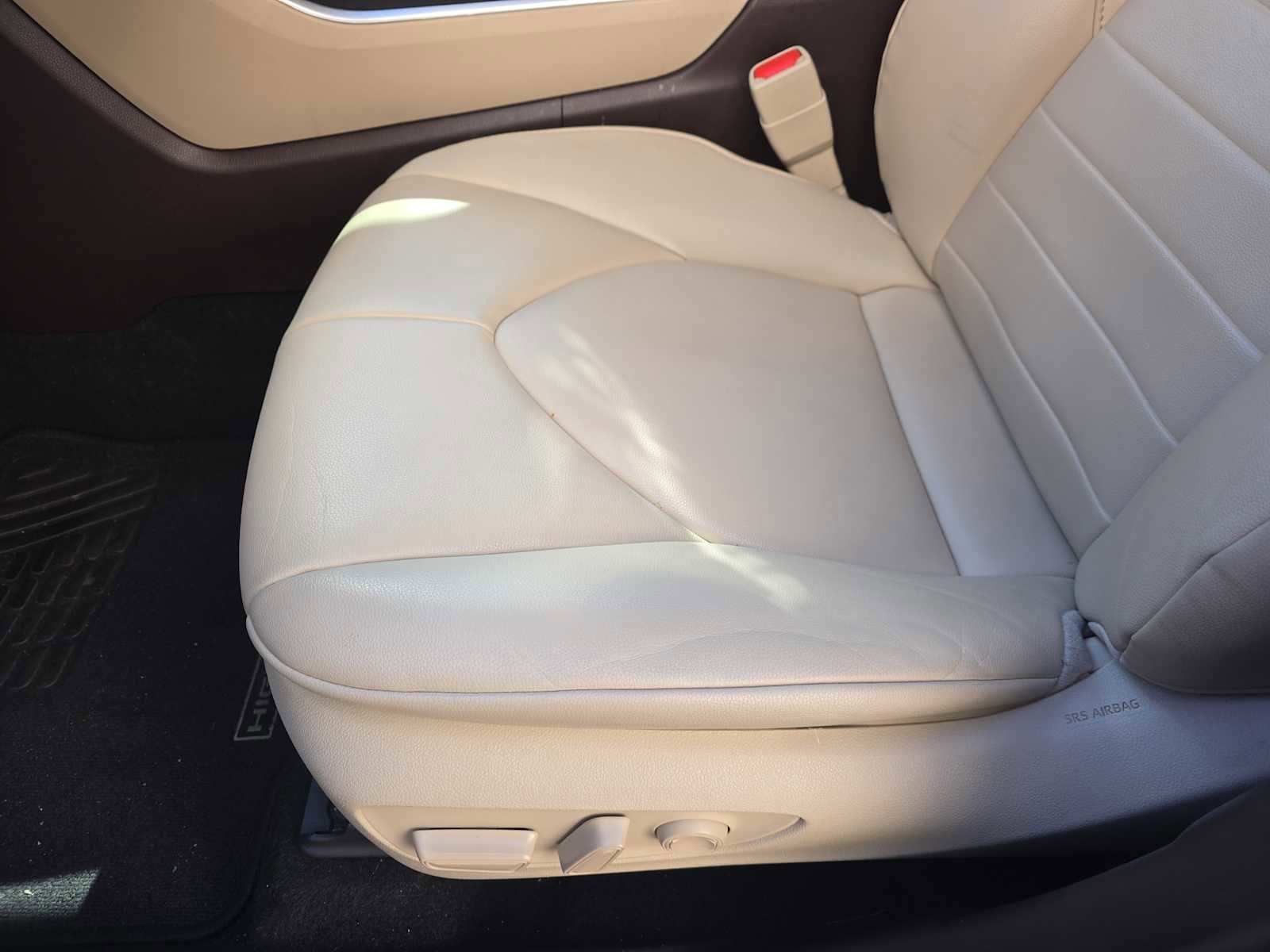 Used 2021 Toyota Highlander XLE image 16