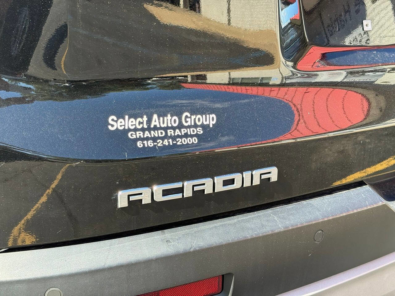 Used 2019 GMC Acadia SLT w/ LPO, Black Accent Package image 19