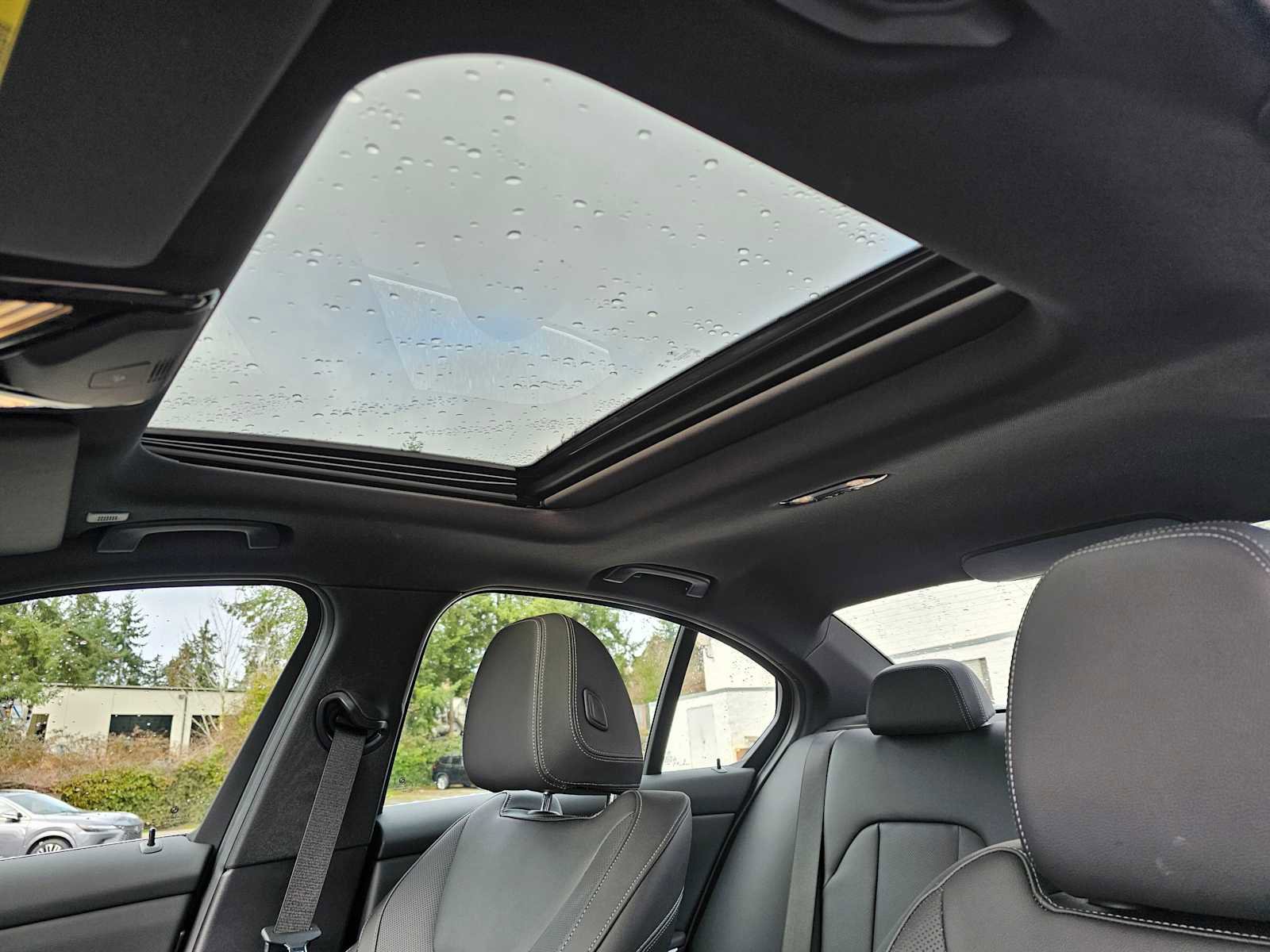 Used 2024 BMW 330i xDrive Sedan w/ Convenience Package image 22