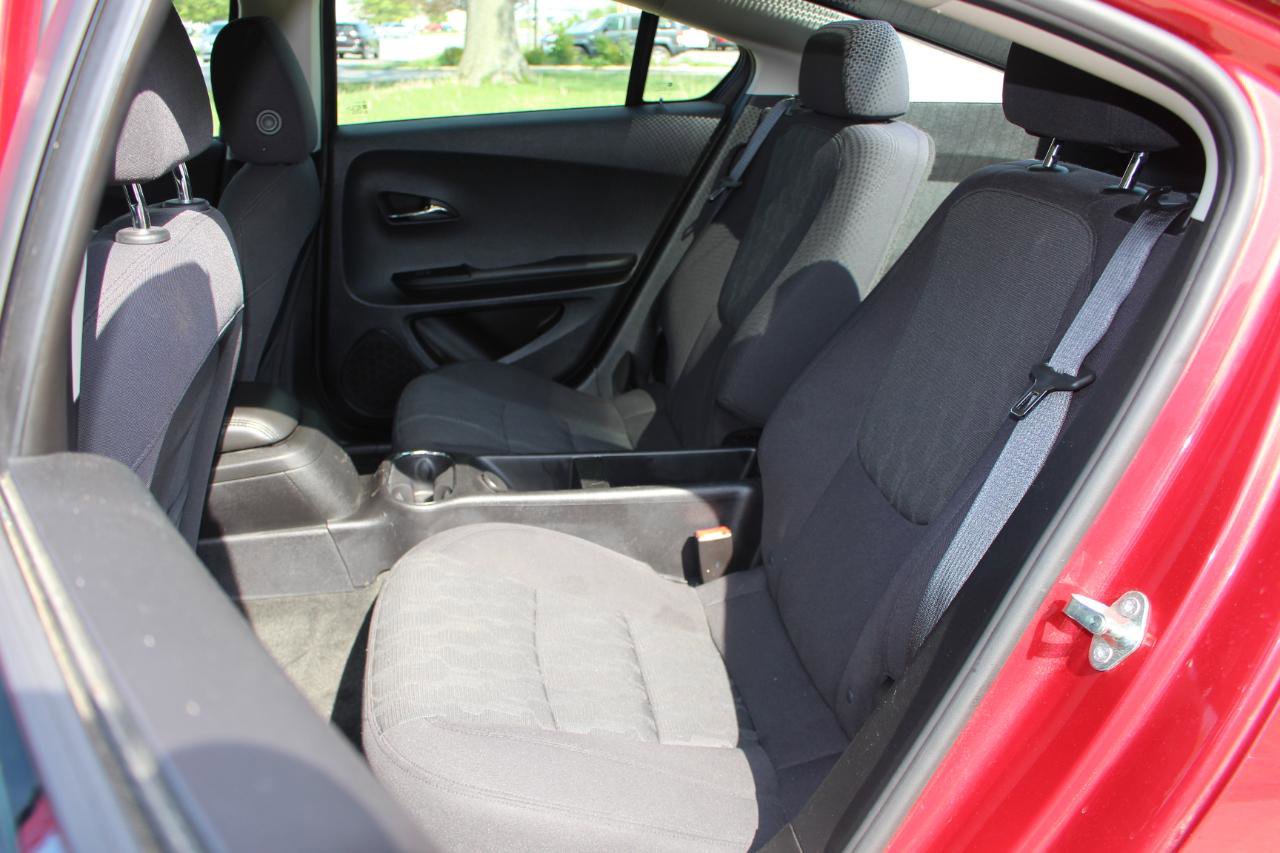 Used 2015 Chevrolet Volt FWD image 31