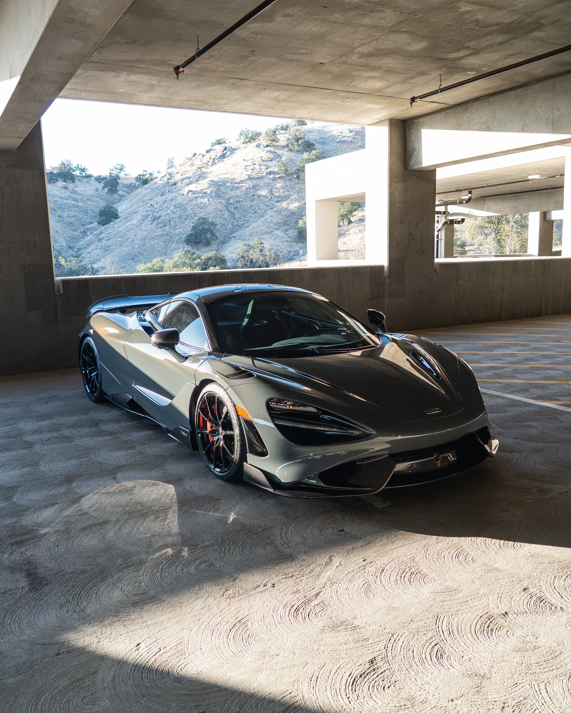 Used 2021 McLaren 765LT RWD image 12