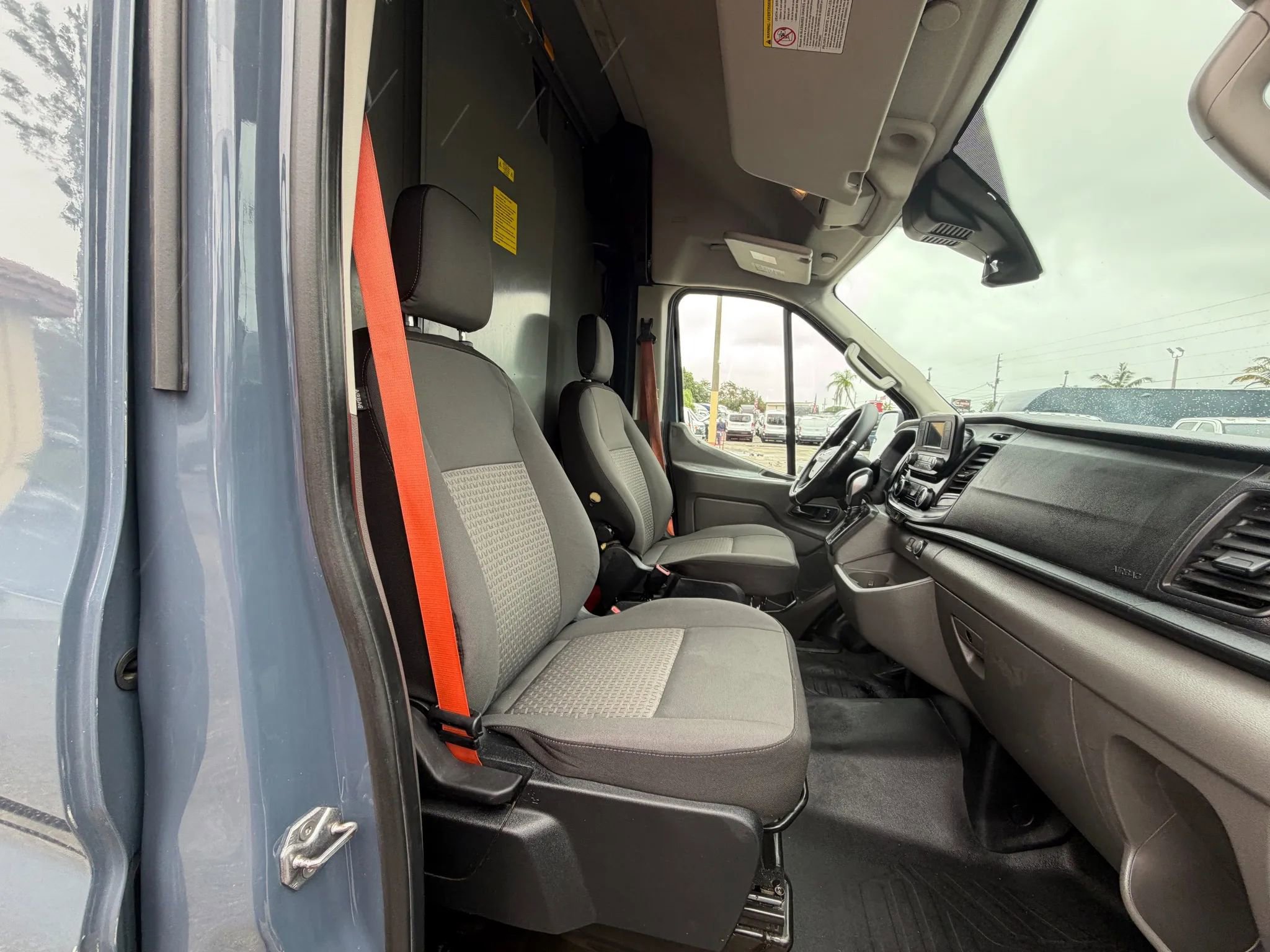 Used 2020 Ford Transit 250 148 High Roof Extended image 18