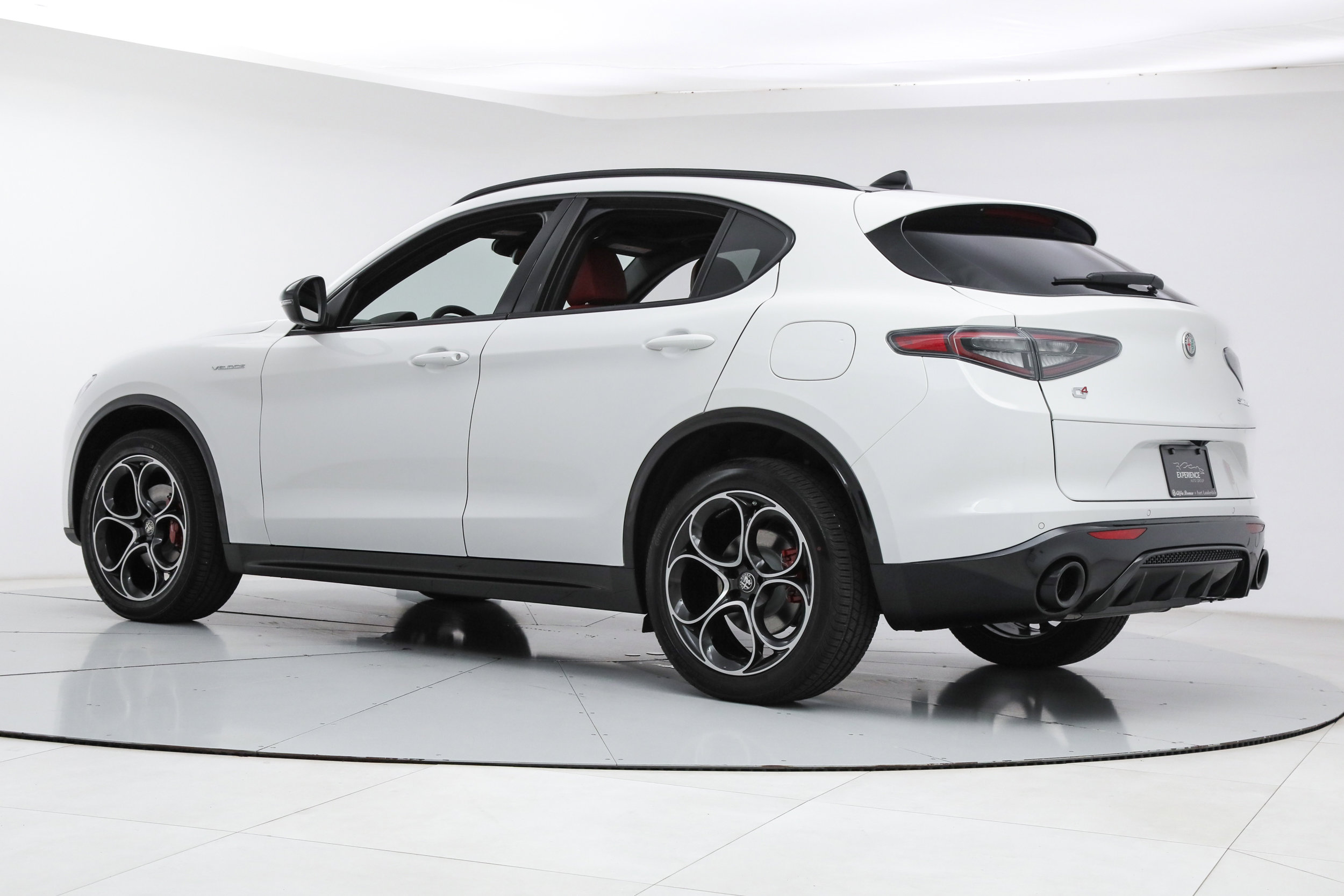 New 2026 Alfa Romeo Stelvio Sprint w/ Convenience Package AWD/4WD image 3