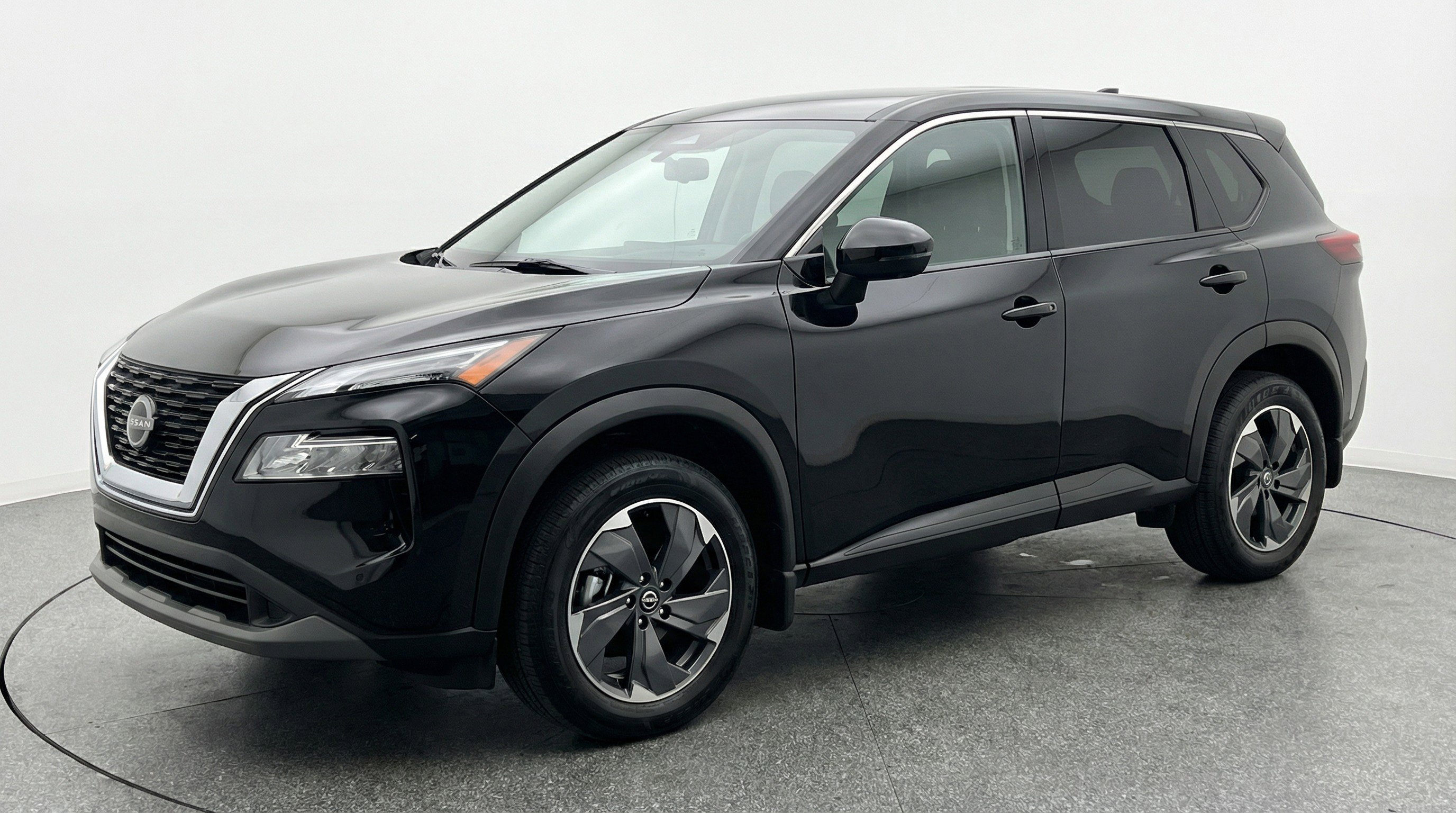 Used 2025 Nissan Rogue SV image 3