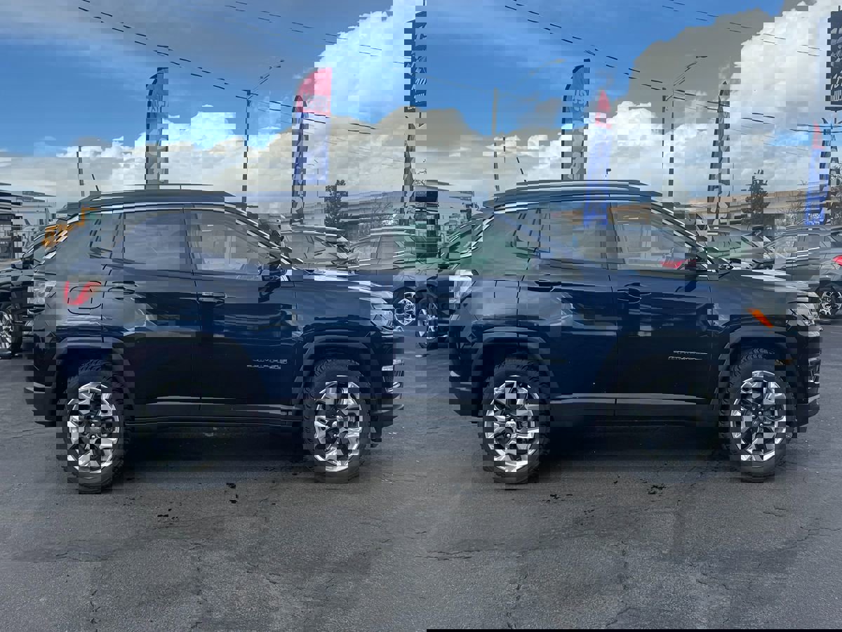 Used 2019 Jeep Compass Limited image 11
